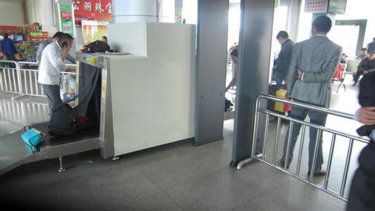 天眼安檢機(jī)在新城汽車站